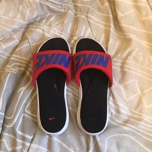 Nike slides